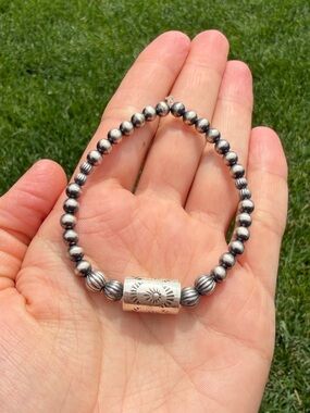 Sterling Silver Navajo Pearl Stretch Bracelet with Barrel and Fluted Beads